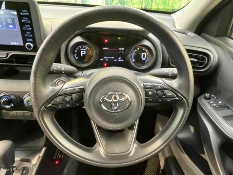 YARIS CROSS-11