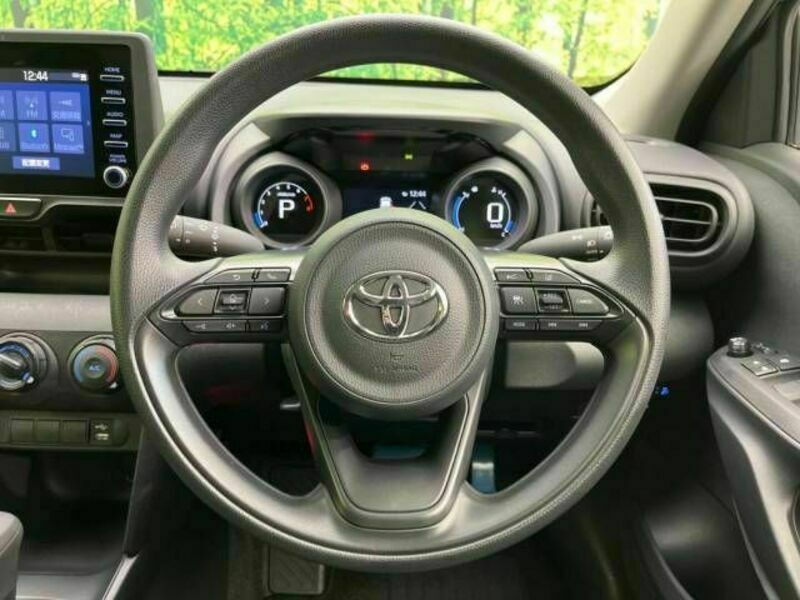 YARIS CROSS-11