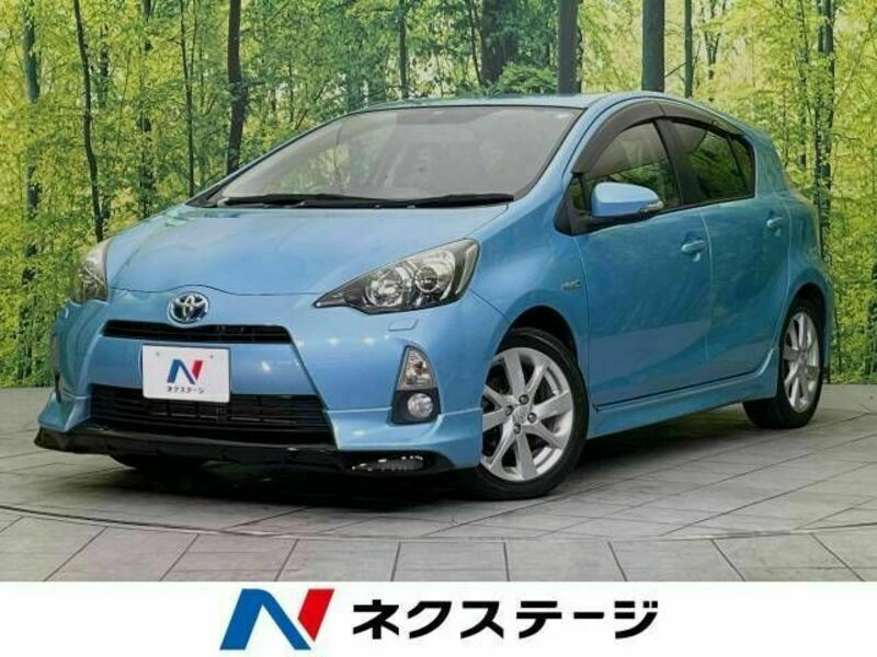 TOYOTA　AQUA