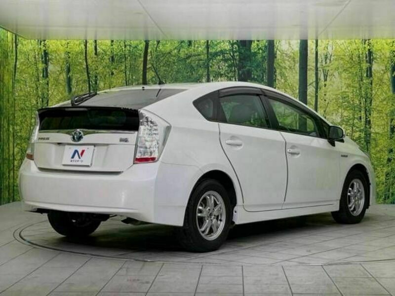 PRIUS-17