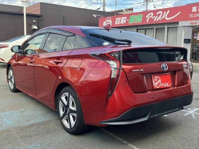 PRIUS-17