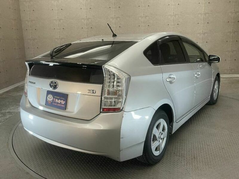 PRIUS-3