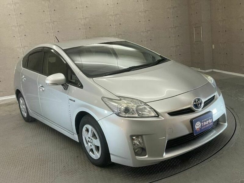 PRIUS-4