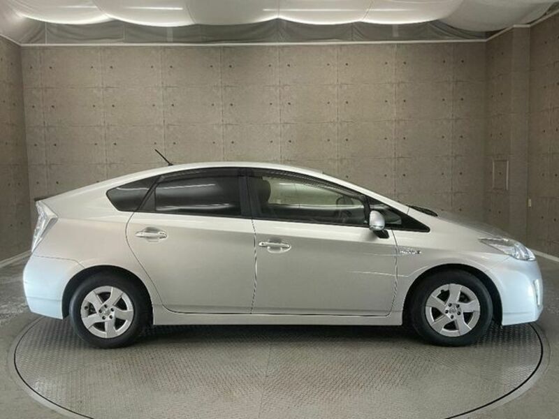 PRIUS-6