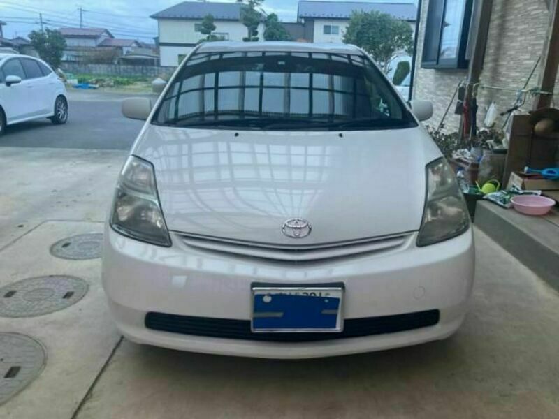 TOYOTA　PRIUS