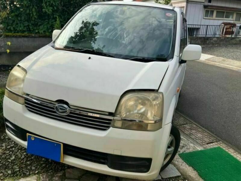 DAIHATSU　MOVE