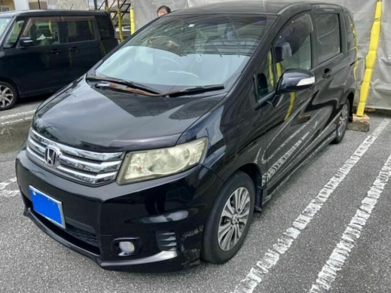 HONDA　FREED SPIKE