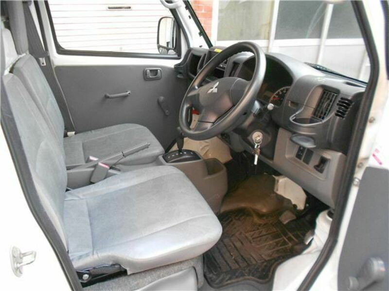 MINICAB TRUCK-2