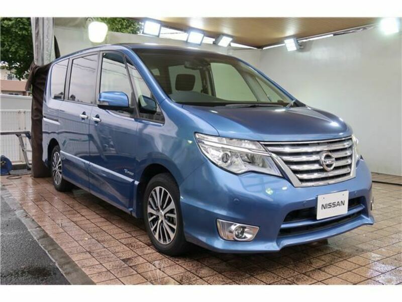 NISSAN　SERENA