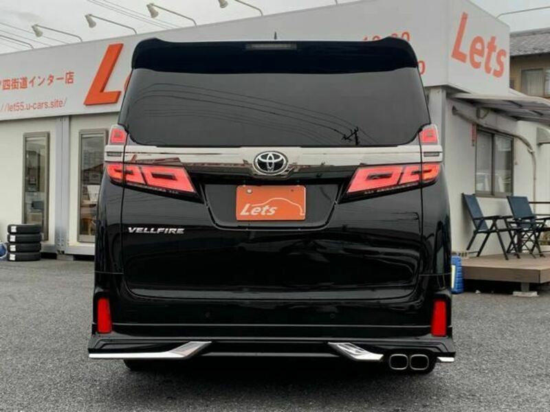 VELLFIRE-14