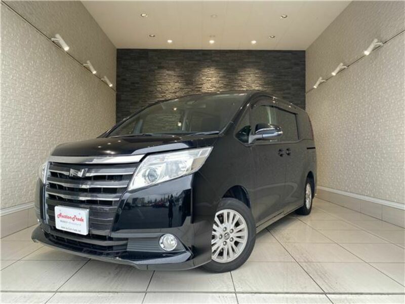 TOYOTA　NOAH