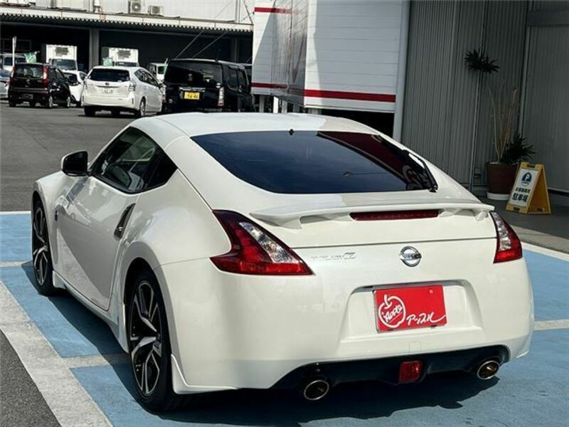 FAIRLADY Z-9