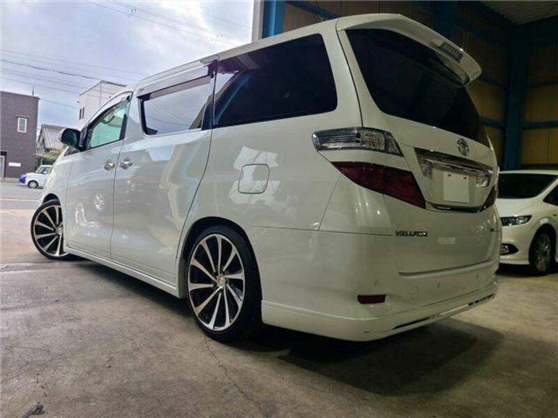 VELLFIRE-11