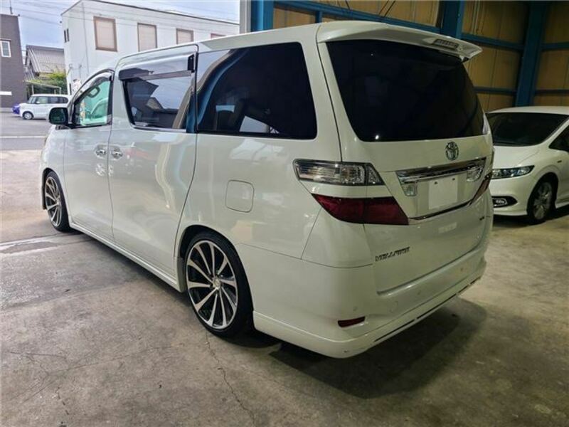 VELLFIRE-13