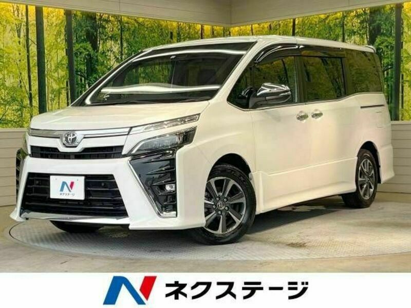 TOYOTA　VOXY