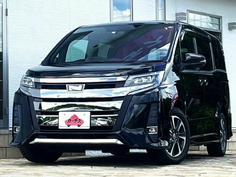 TOYOTA　NOAH