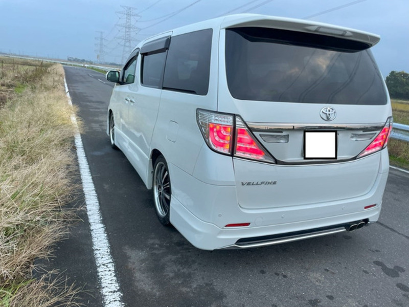 VELLFIRE-6