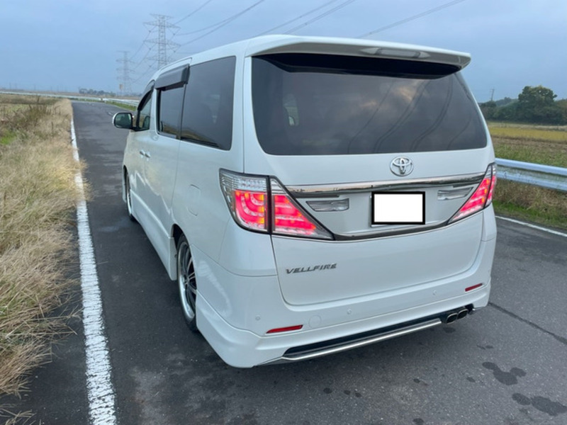 VELLFIRE-7