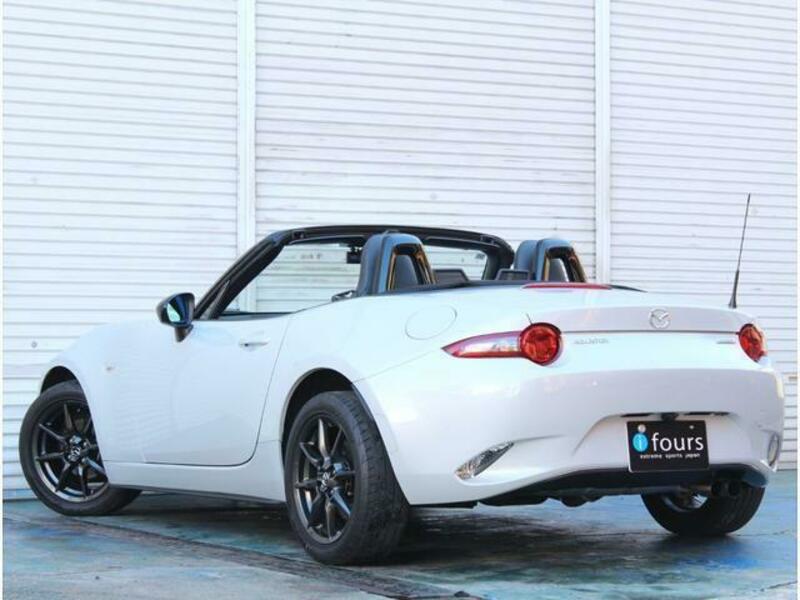 ROADSTER-1