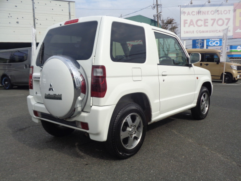 PAJERO MINI-8