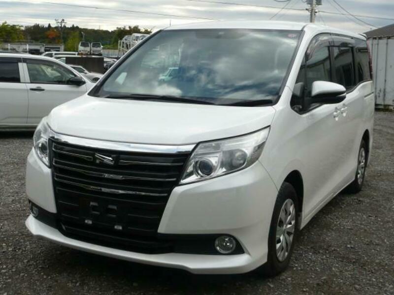 TOYOTA　NOAH