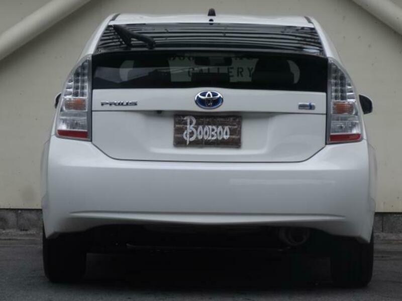 PRIUS-4