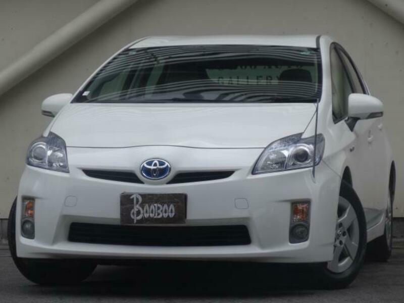 TOYOTA　PRIUS