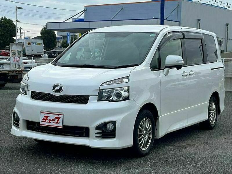 TOYOTA　VOXY