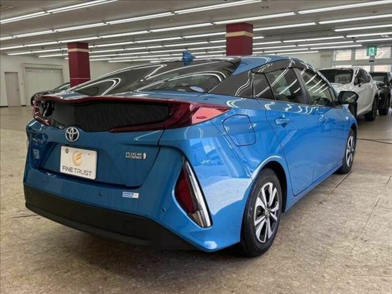 PRIUS PHV-16