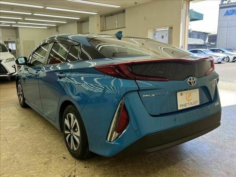 PRIUS PHV-17