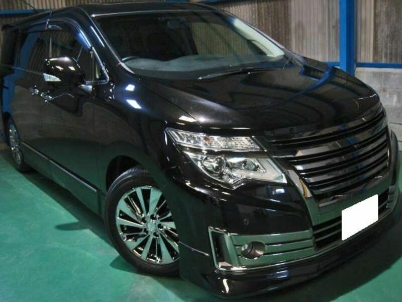 NISSAN　ELGRAND