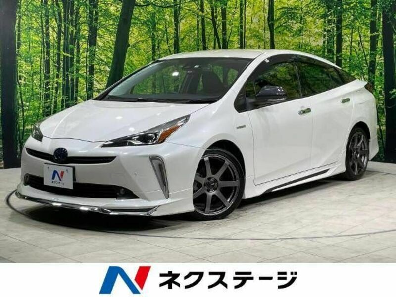 TOYOTA　PRIUS