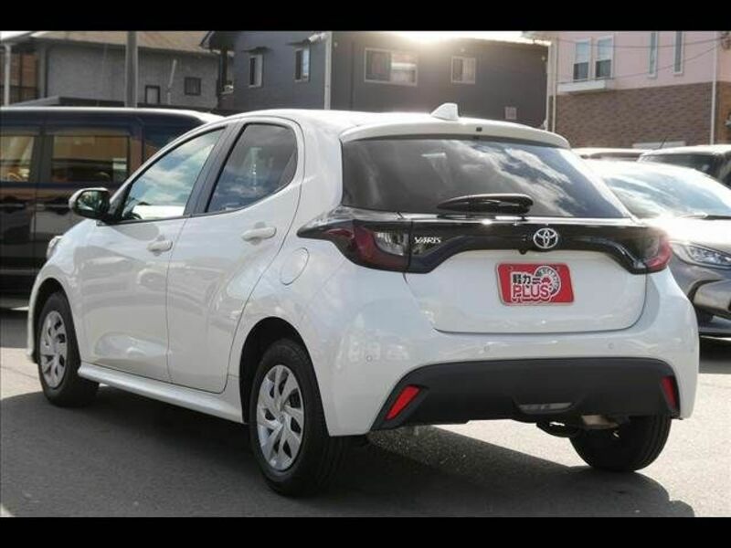 YARIS-17