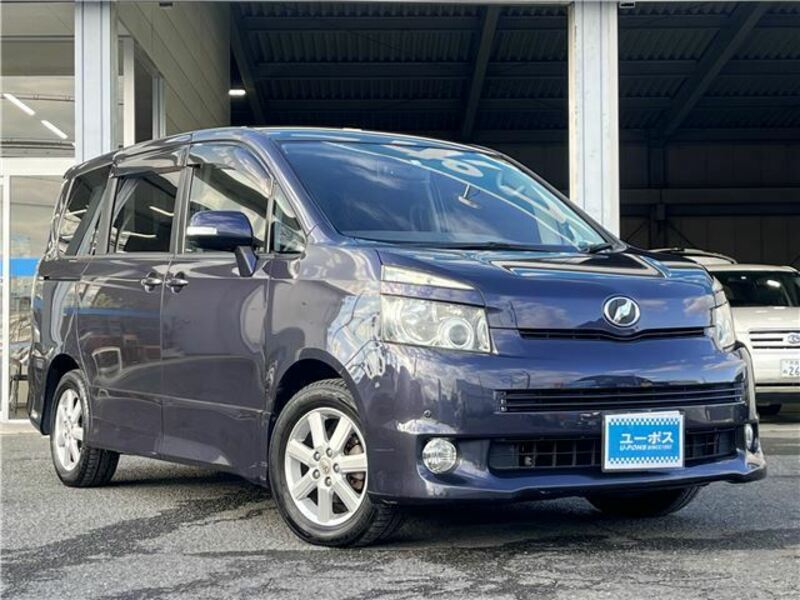 TOYOTA　VOXY