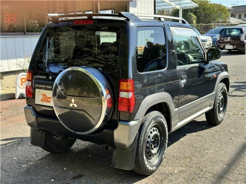 PAJERO MINI-8