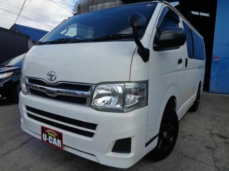 TOYOTA　HIACE VAN