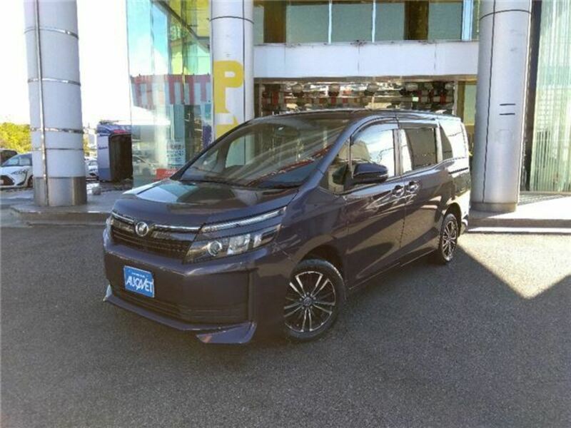 TOYOTA　VOXY