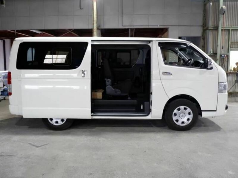 HIACE VAN-4