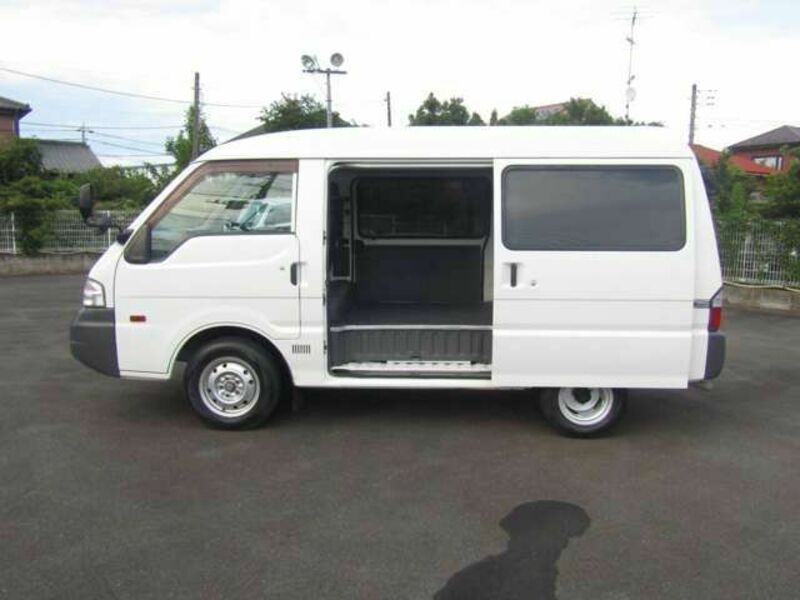 BONGO VAN-9