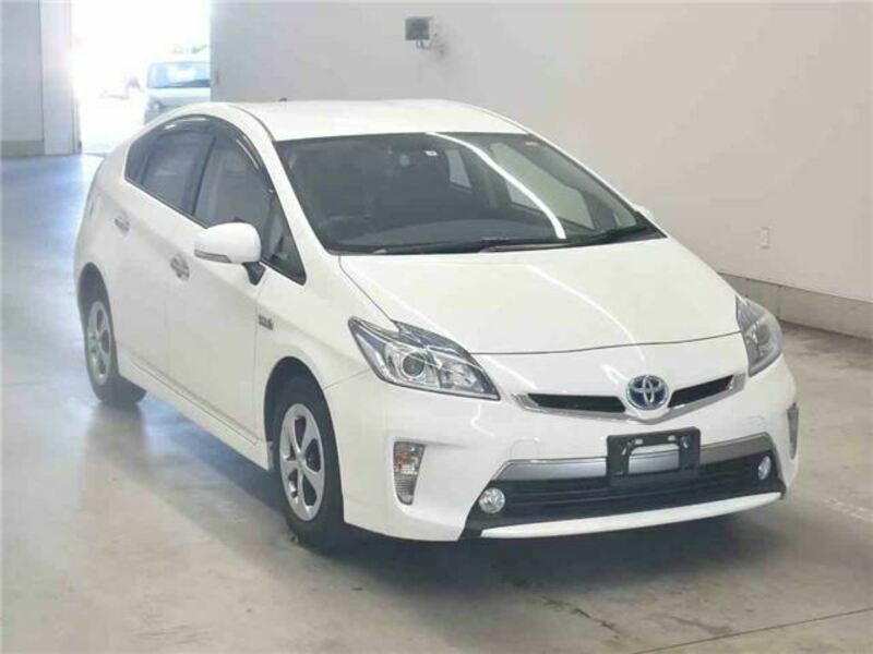 TOYOTA　PRIUS PHV