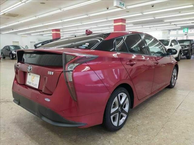 PRIUS-16