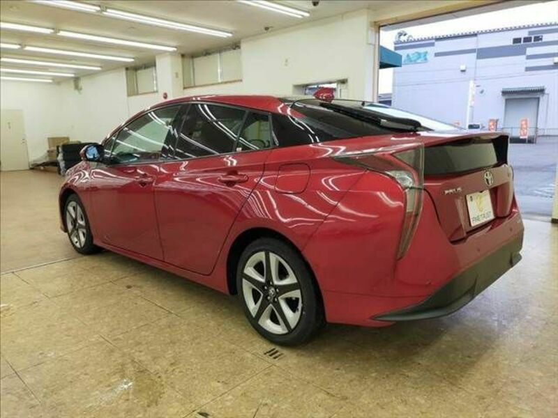 PRIUS-17