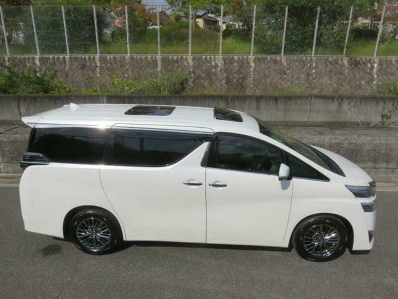 VELLFIRE-6