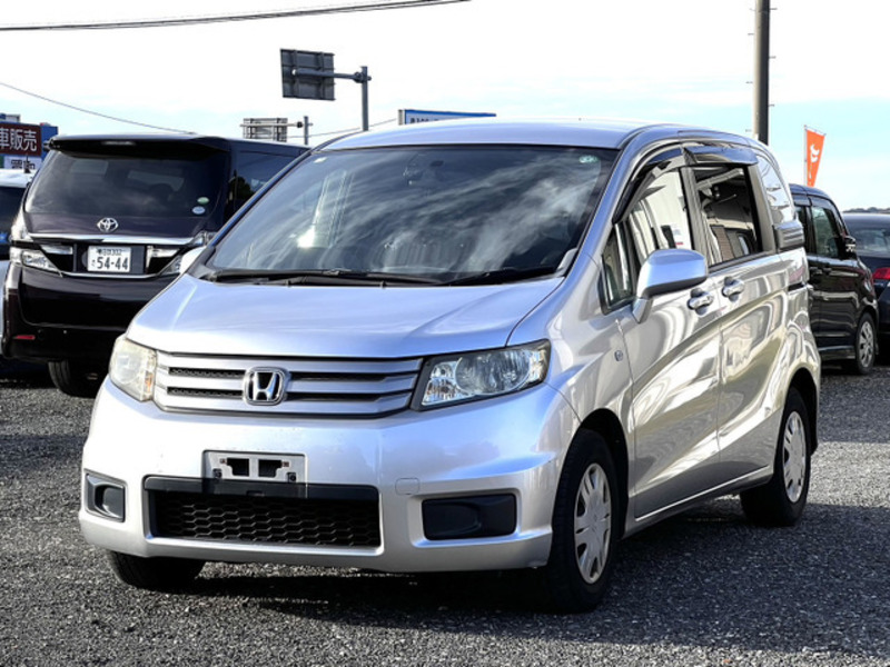 HONDA　FREED SPIKE