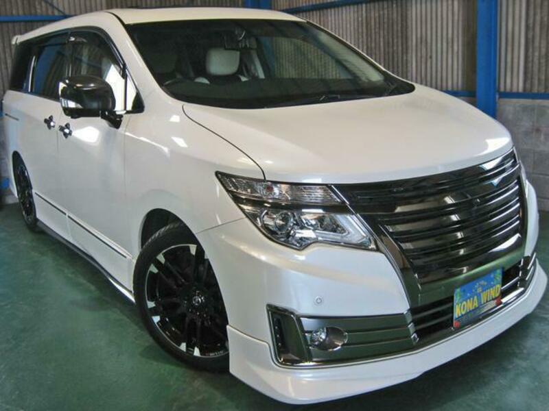 NISSAN　ELGRAND