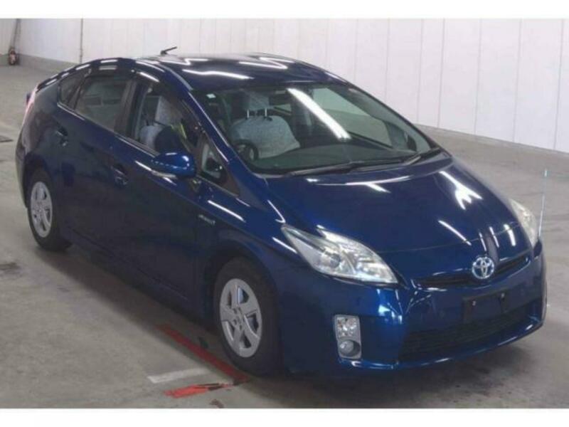 TOYOTA　PRIUS