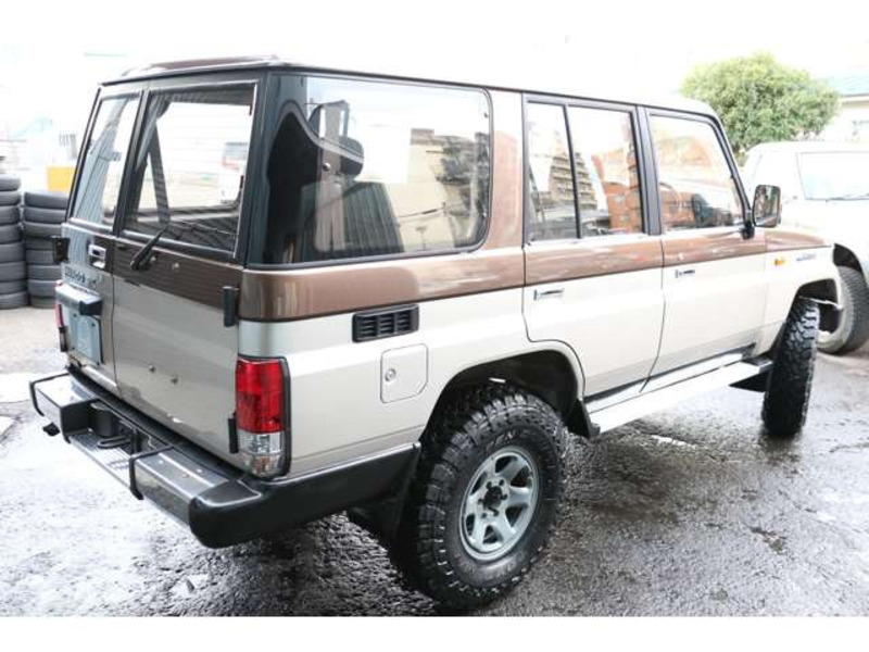 LAND CRUISER PRADO-5