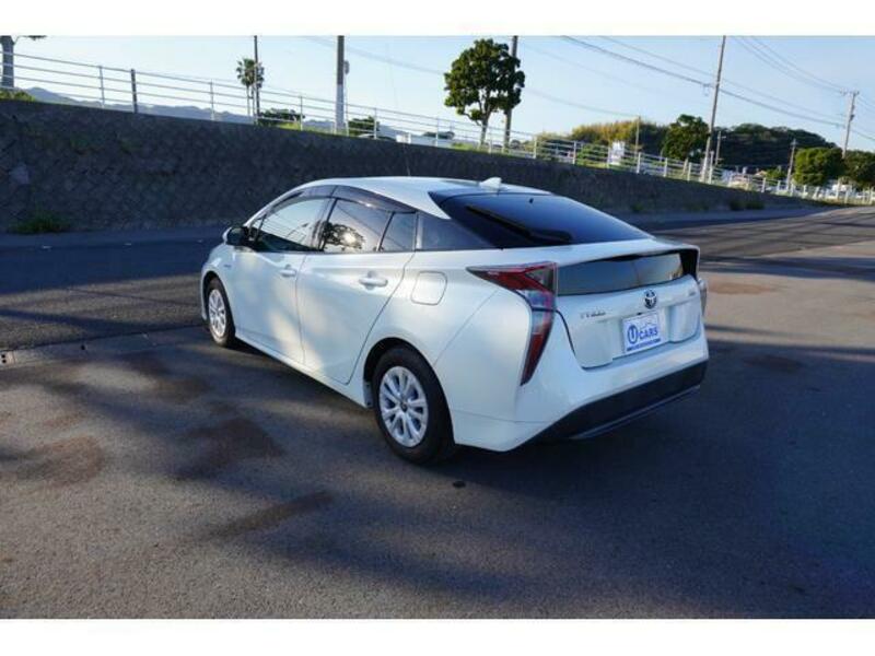 PRIUS-4