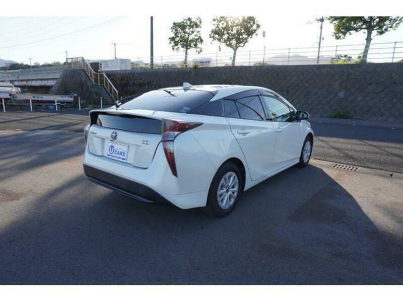 PRIUS-6