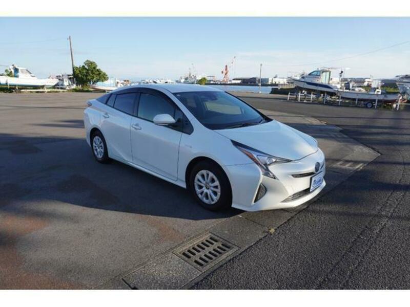 TOYOTA　PRIUS